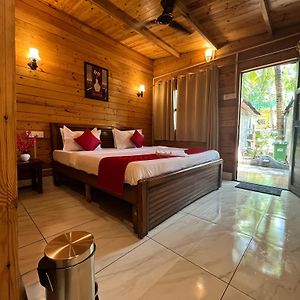 Deluxe Cottage AC